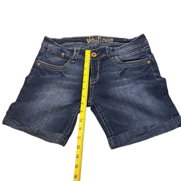 Wall Flower Juniors Denim Bermuda Shorts Size 7 - Picture 11 of 13